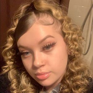 Meet your Posher, Zoe